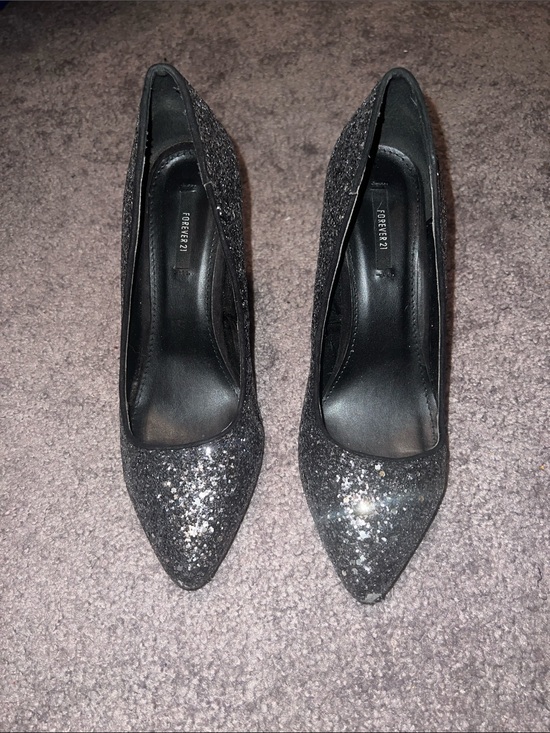Forever 21 Shoes - Forever 21 Black Glitter Pointed Toe Heels